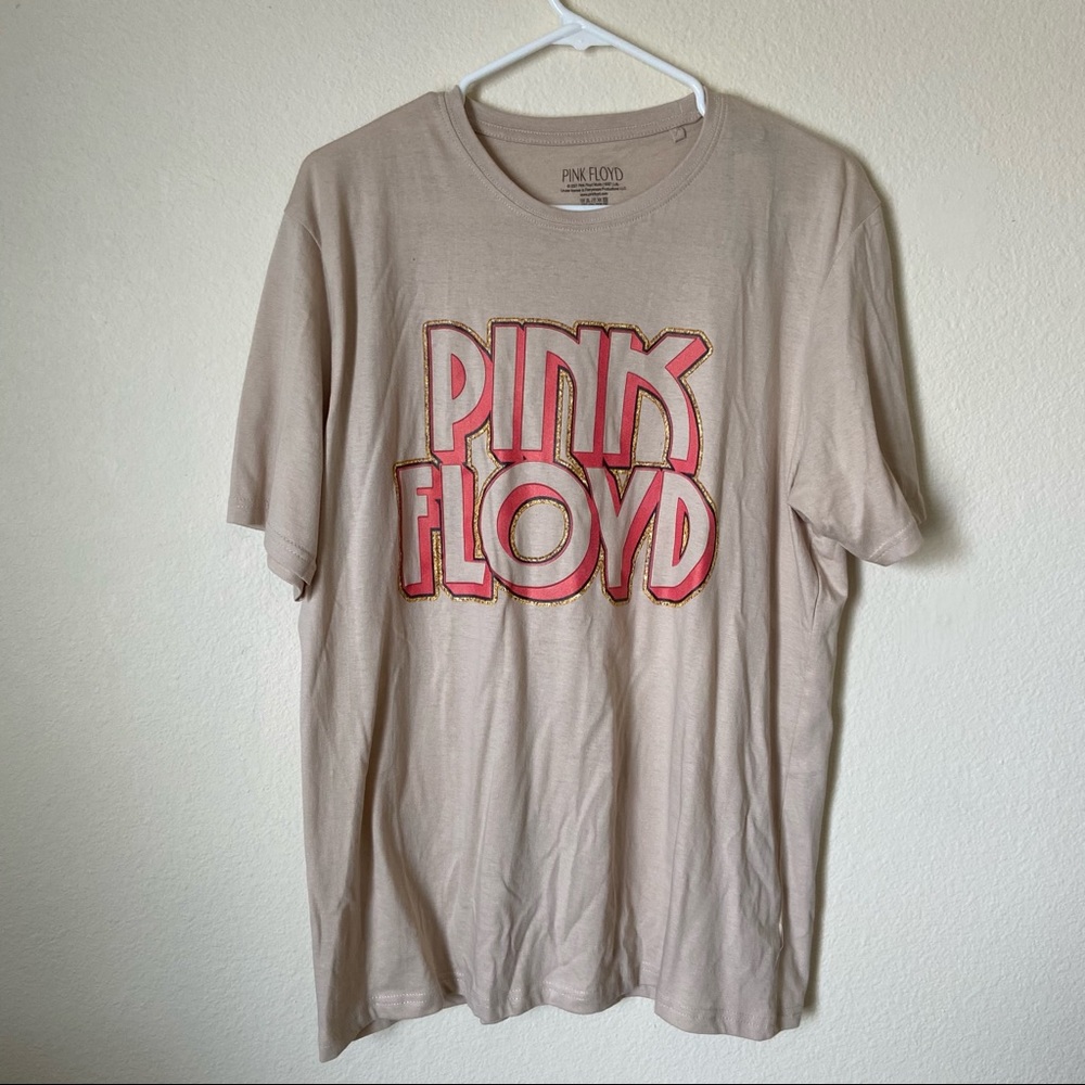 SOLD NWT Pink Floyd graphic tee - Picture 3 of 5